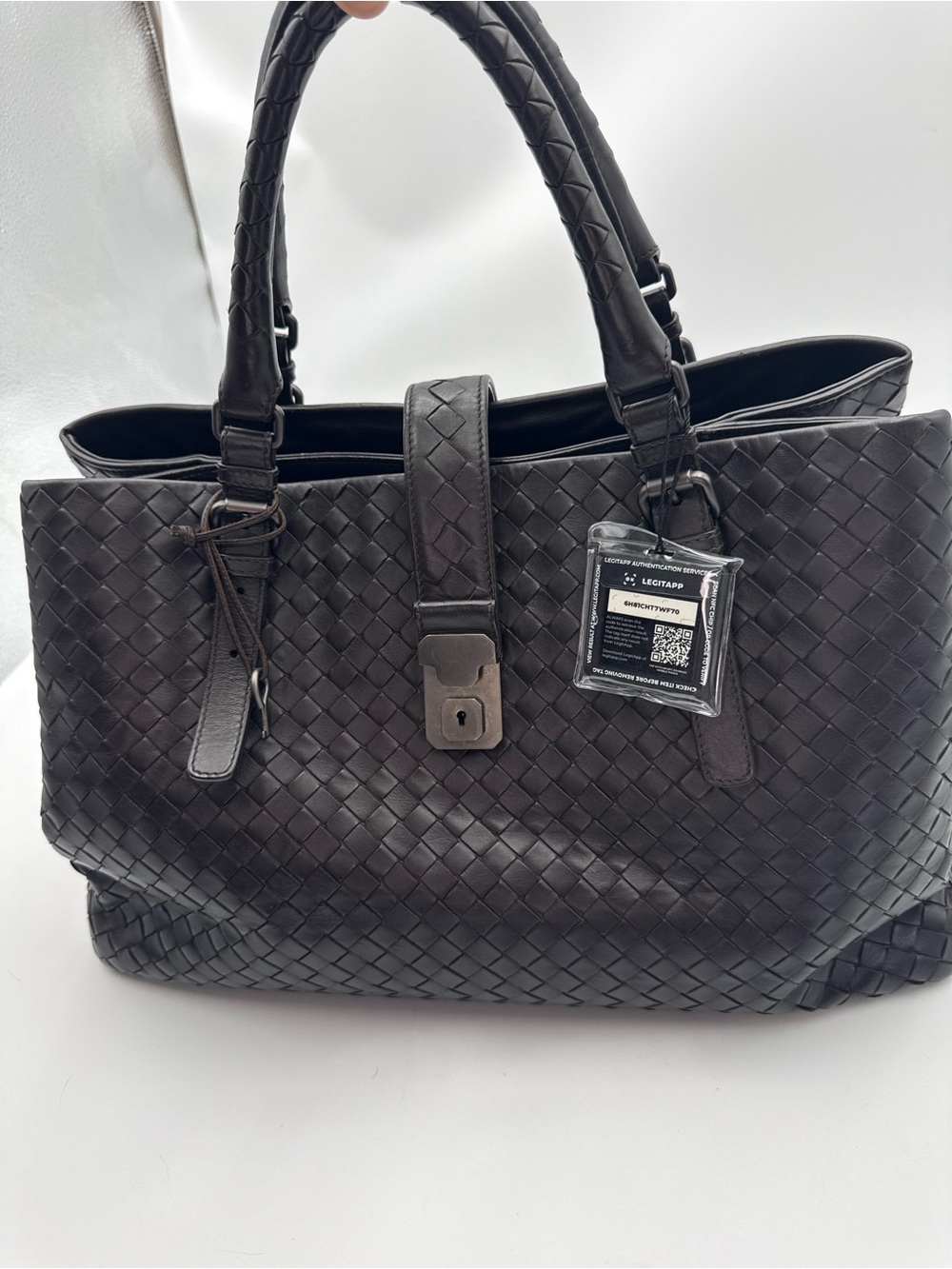 Bottega Veneta Roma medium bag in Ebony intrecciato leather